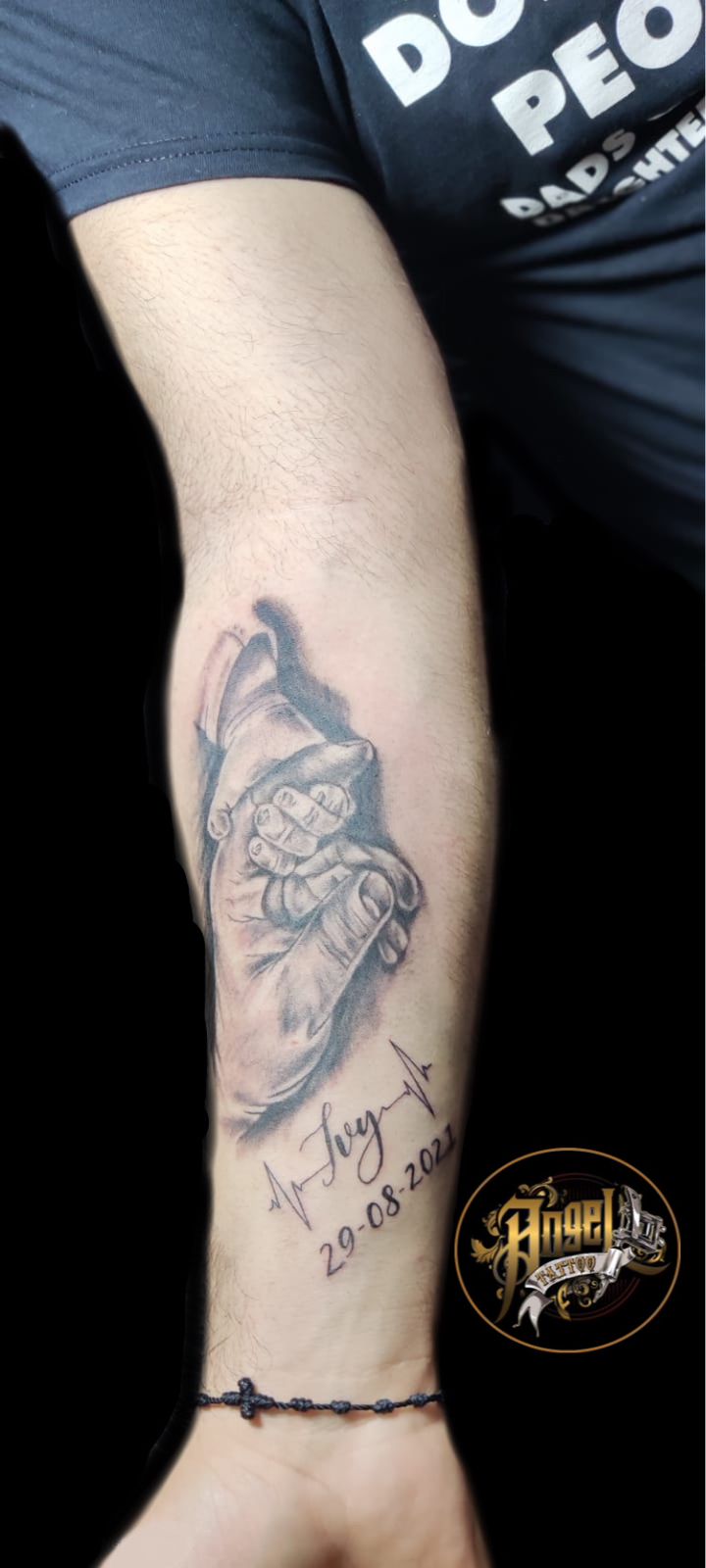 Black and Gray Tatto